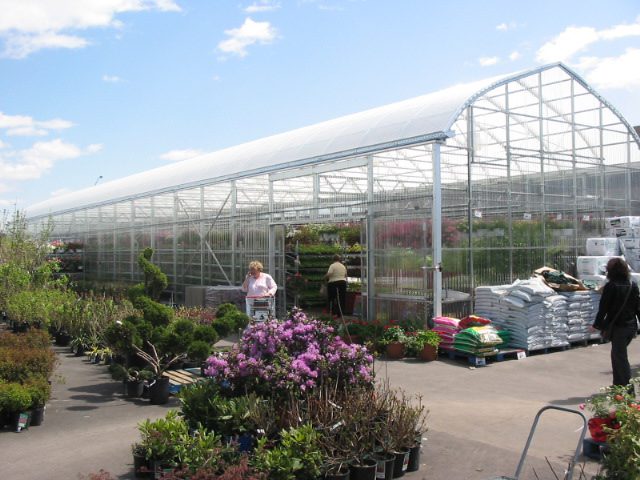 4 season polycarbonate greenhouse exterior